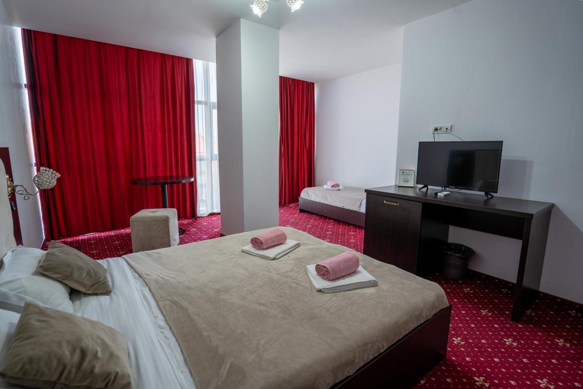 Hotel N Residence Timişoara Extérieur photo